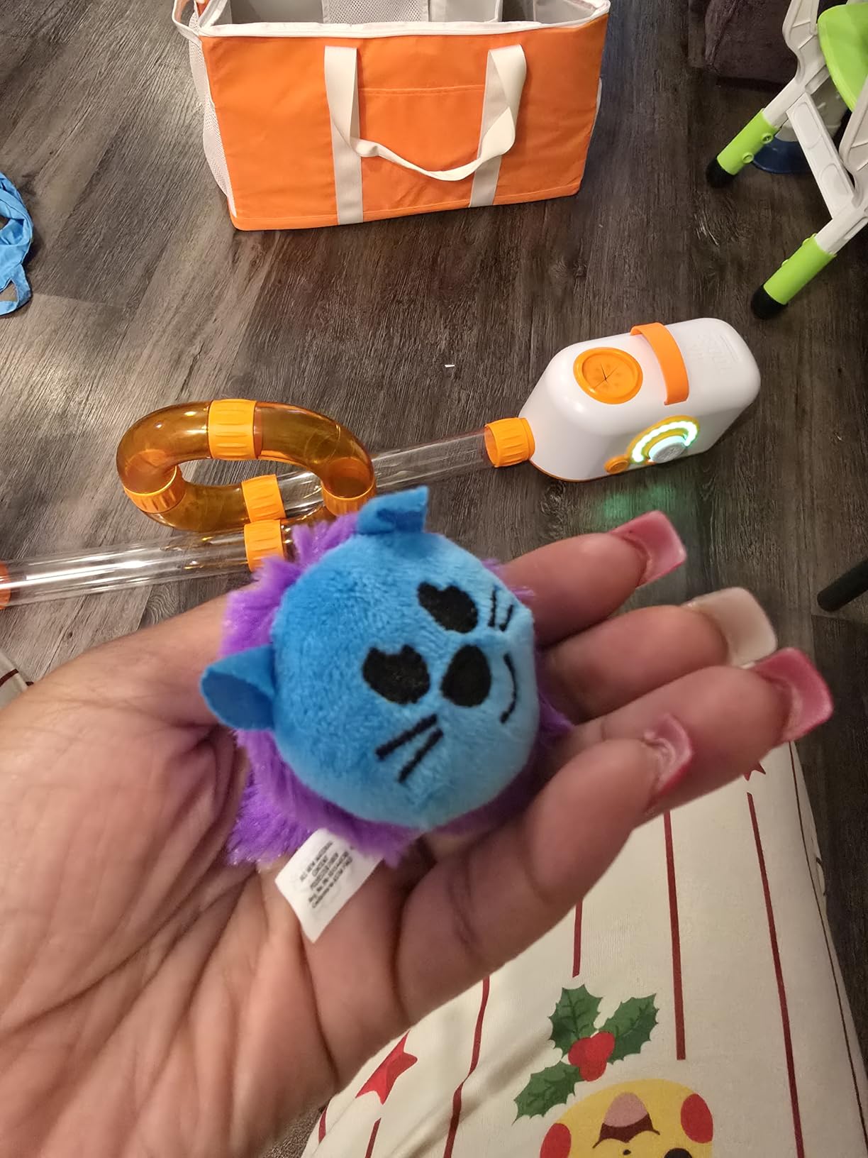 Customer photo of the Air Toobz air tubes toy being played with